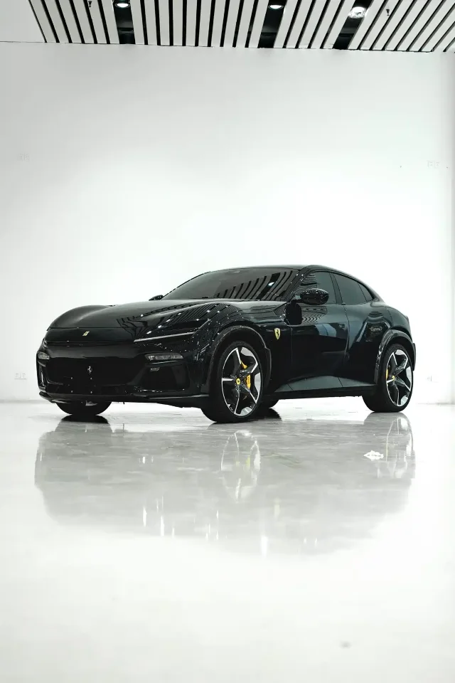 Ferrari Purosangue 6.5L V12
