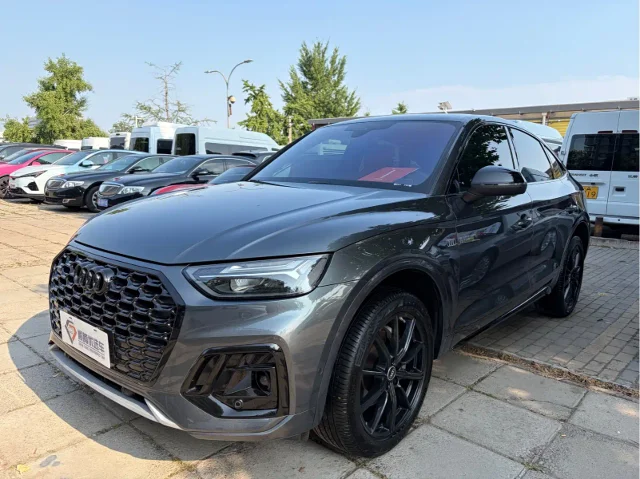 Audi Q5L Sportback Facelift 40 TFSI Luxury Type