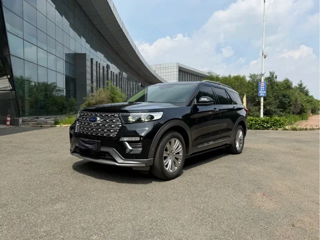 Ford Explorer EcoBoost 285 4WD Titanium Gold Edition 6 seats