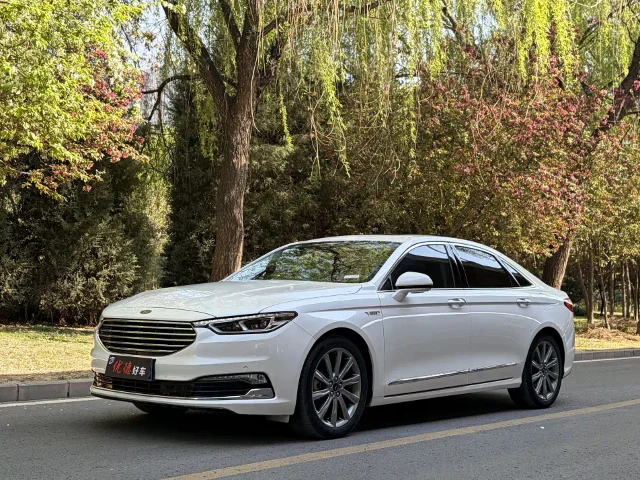 Ford Taurus EcoBoost 245 Premium Edition