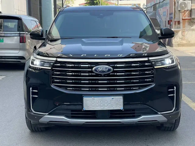 Ford Explorer 2.3T EcoBoost 4WD Titanium Gold Edition 6 seats