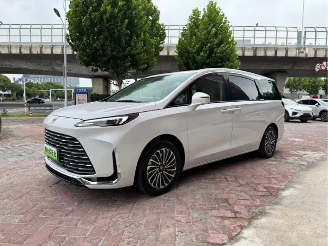Buick GL8 Hybrid 陆尚 尊享版