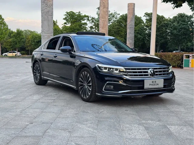 Volkswagen Phideon 380TSI Premium Edition