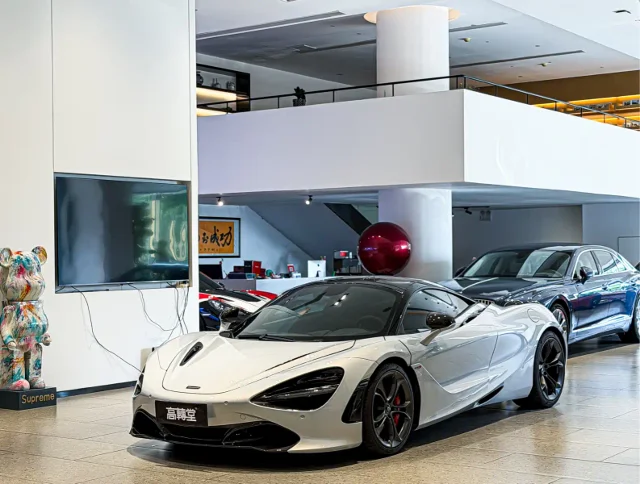 McLaren 720S 4.0T Coupe