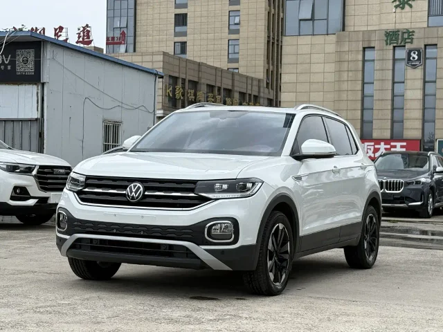 Volkswagen Tacqua 1.5L Auto Joy Connected Edition