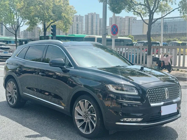 Lincoln Nautilus 2.7T 4WD Elegant Edition