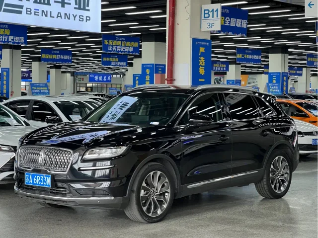 Lincoln Nautilus 2.0T 4WD Premium Edition