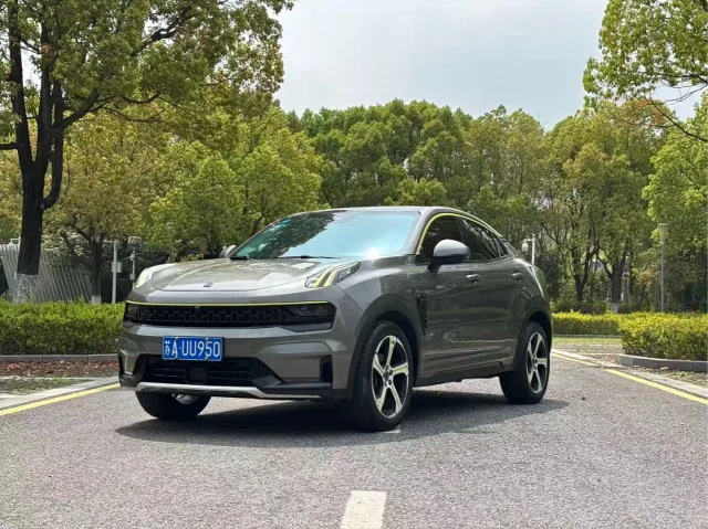 Lynk & Co 05 2.0TD 2WD Shine Plus