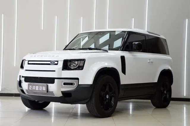 Land Rover Defender Facelift 90 2.0T P300 SE