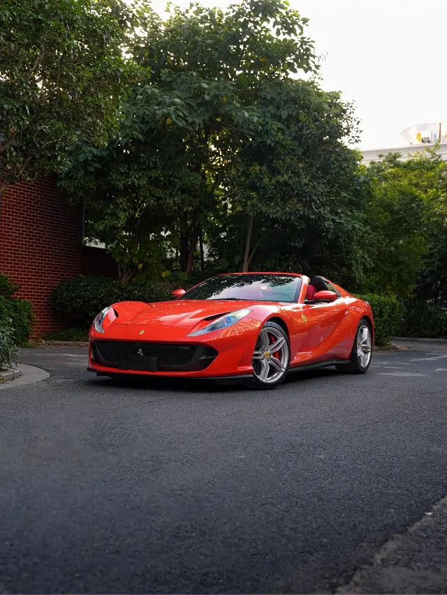 Ferrari 812 6.5L GTS