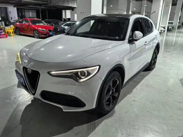 Alfa Romeo Stelvio 2.0T 200HP Elite Edition