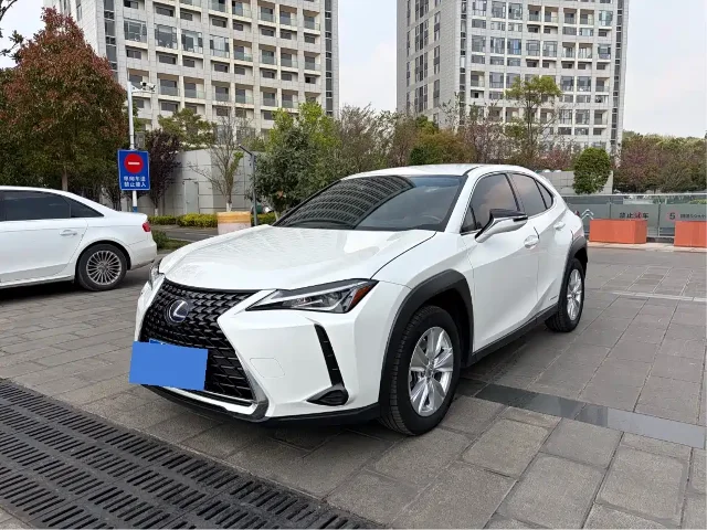 Lexus UX 260h Explore · Cool Edition