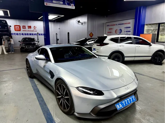 Aston Martin V8 Vantage 4.0T V8 Coupe