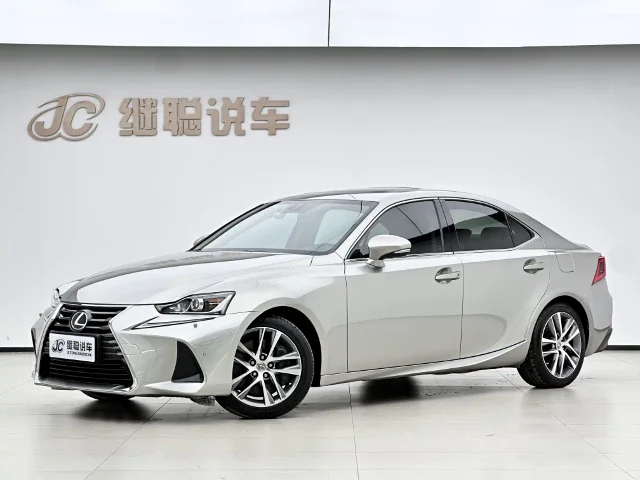 Lexus IS 300 Sharp Fashion Edition