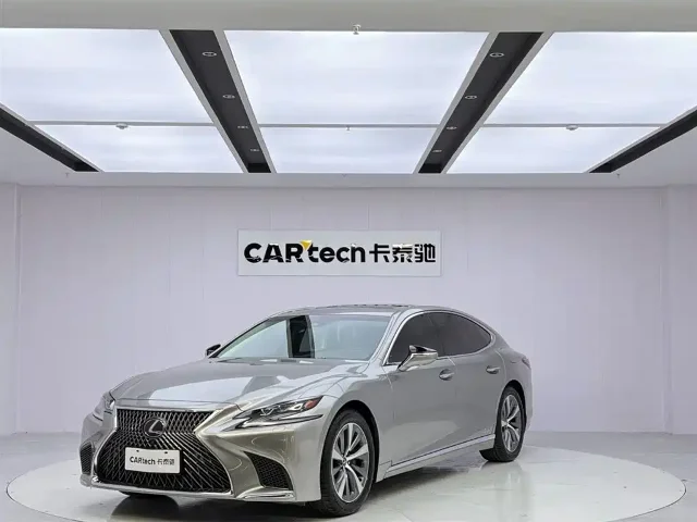 Lexus LS 500h Excellence Edition China VI