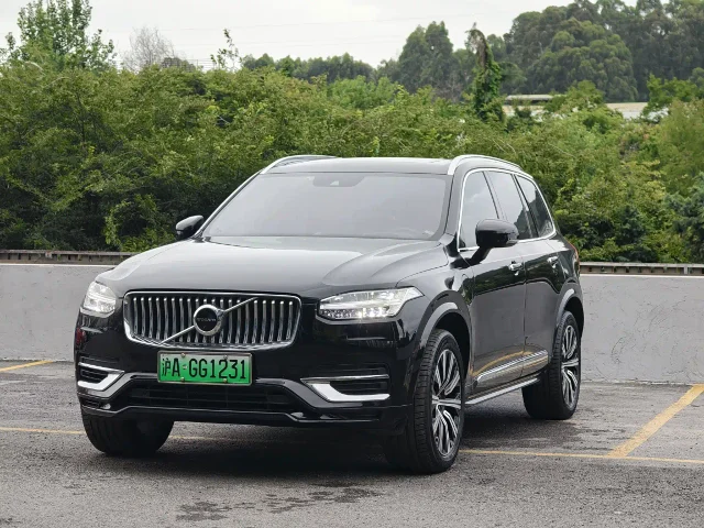 Volvo XC90 PHEV Facelift E Drive Hybrid T8 Smart Supreme Luxury Edition 7 seats