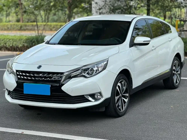 Venucia T90 2.0L CVT Connected Style Edition China V