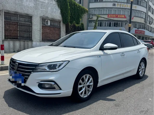 Roewe i5 1.5L Auto 4G Connected Leader Luxury Edition