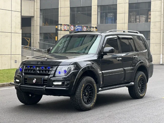 Mitsubishi Pajero (Import) 3.0L Auto Luxury Edition