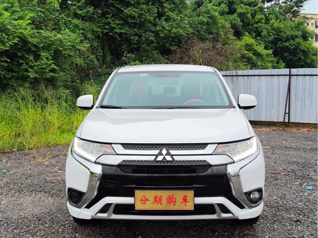 Mitsubishi Outlander 2.0L 2WD Smooth Travel Edition 5 seats