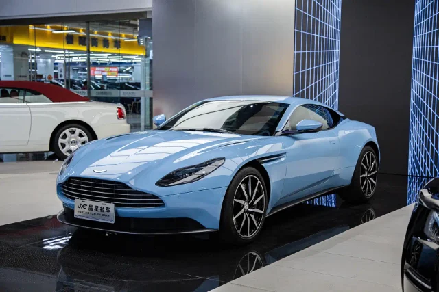 Aston Martin DB11 4.0T V8 Coupe