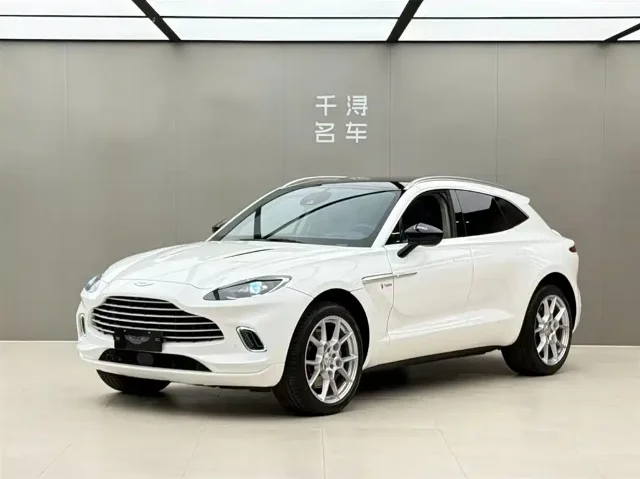 Aston Martin DBX Debut Limited Edition