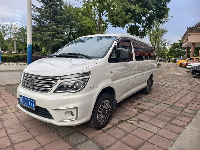 Forthing Lingzhi M5L 2.0L 7 seats Comfort Type