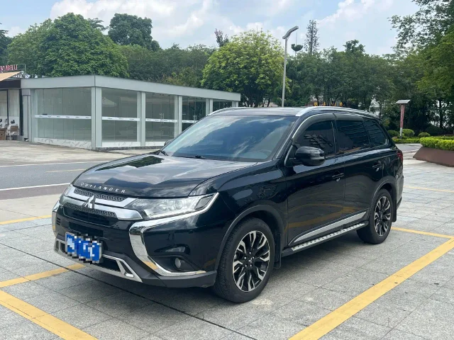 Mitsubishi Outlander 2.0L 2WD Enjoy Edition 7 seats China VI