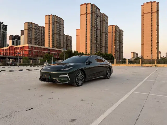 Geely Galaxy Xingyao 8 130km EM-P Star Ship Edition