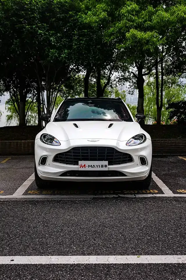 Aston Martin DBX Debut Limited Edition