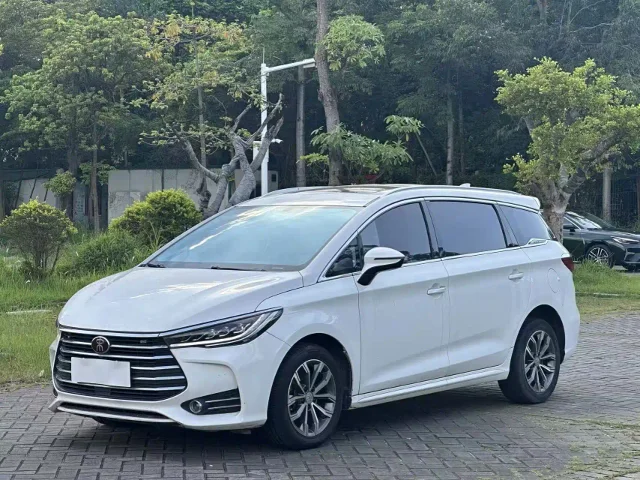 BYD Song MAX 1.5T Auto Connected Wise Comfort Sunroof Type 6 seats China VI