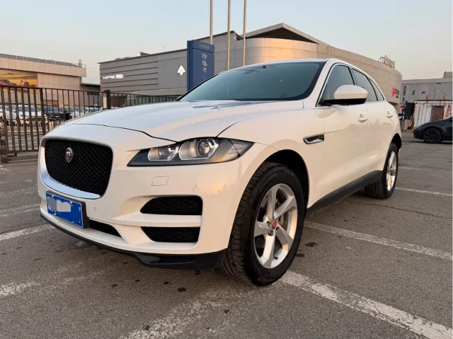 Jaguar F-PACE 2.0T Urban Premium Edition