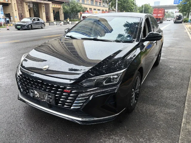 Aeolus Yixuan MAX 1.5T Super Dazzle Trend Dad Edition