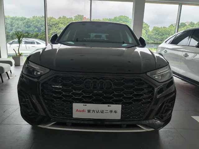 Audi Q5L Sportback 40 TFSI Luxury Type