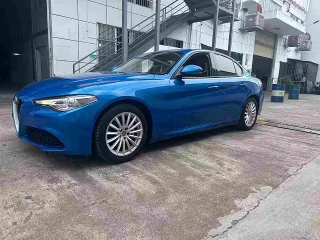 Alfa Romeo Giulia 2.0T 200HP Elite Edition