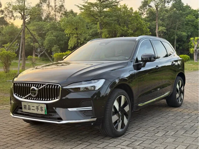 Volvo XC60 PHEV T8 Plug-in Hybrid Long Range 4WD Smart Vision Luxury Edition