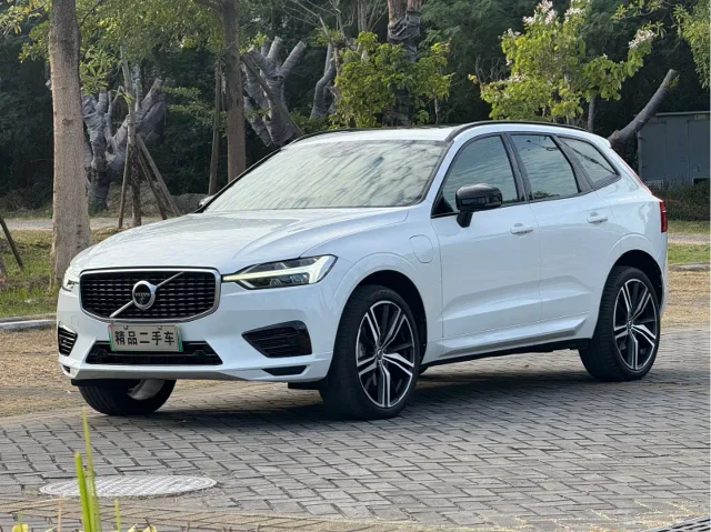 Volvo XC60 PHEV T8 E Drive Hybrid Smart Vision Sport Edition