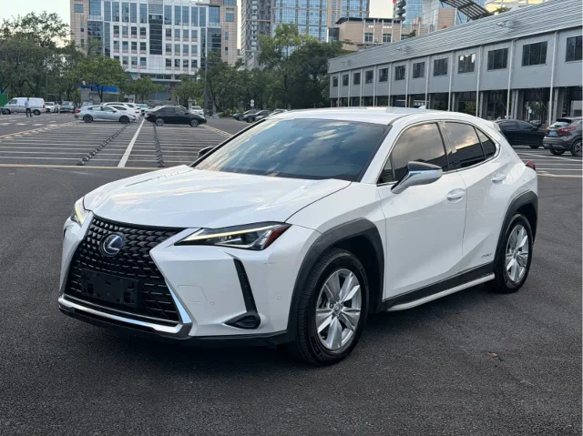 Lexus UX 260h Explore · Cool Edition