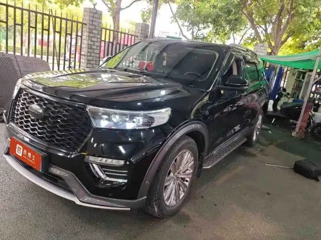 Ford Explorer EcoBoost 285 4WD Titanium Gold Edition 7 seats