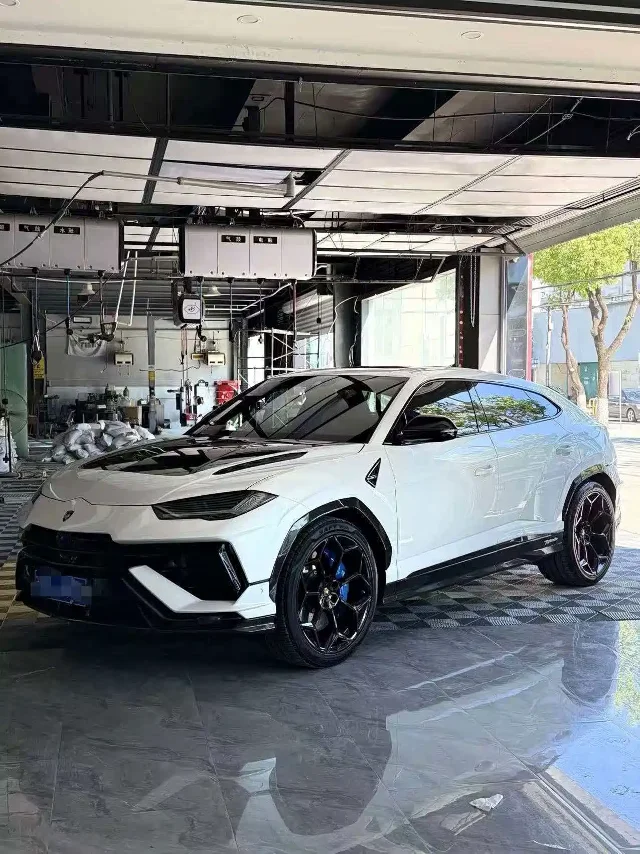 Lamborghini Urus 4.0T V8