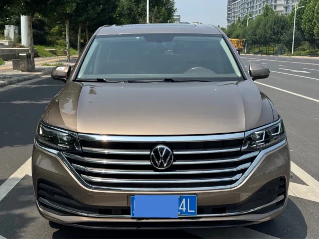 Volkswagen Viloran 330TSI Luxury Edition