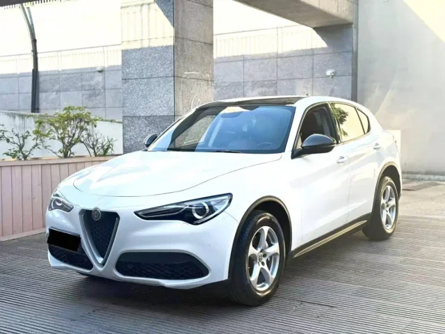 Alfa Romeo Stelvio 2.0T 200HP Elite Edition
