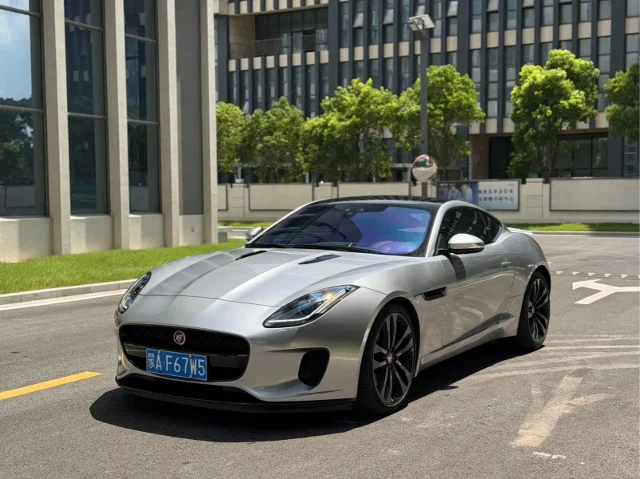 Jaguar F-TYPE 2.0T Hardtop Edition