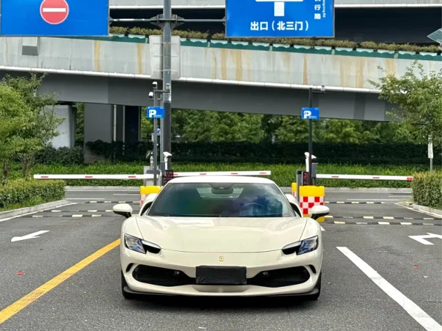 Ferrari 296 3.0T V6 GTB