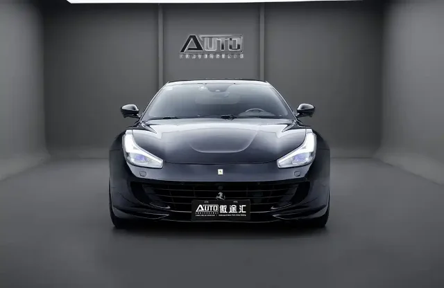 Ferrari GTC4Lusso 3.9T V8