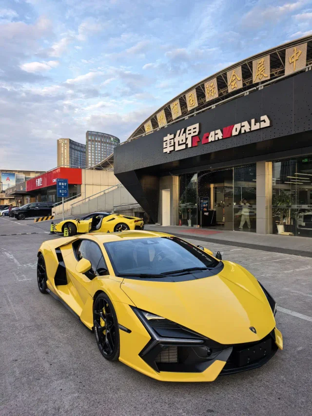 Lamborghini Revuelto 6.5L PHEV Standard Edition