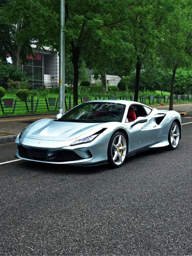 Ferrari F8 Tributo 3.9T V8