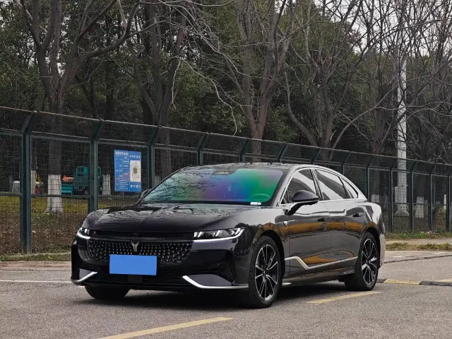 Voyah Passion PHEV 4WD Ultra Long Range Flagship Edition