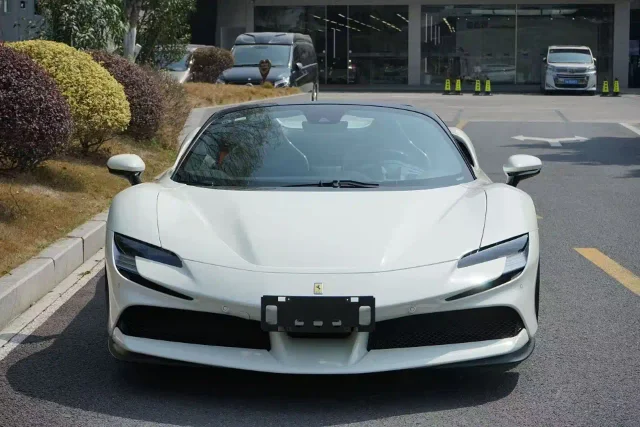 Ferrari SF90 3.9T V8 Spider