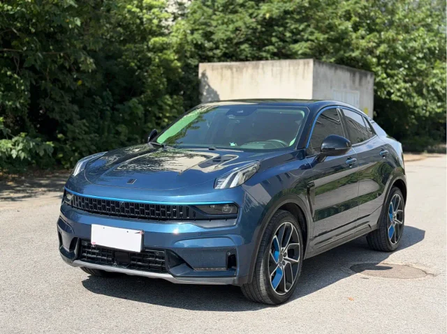 Lynk & Co 05 2.0TD 2WD Shine Halo